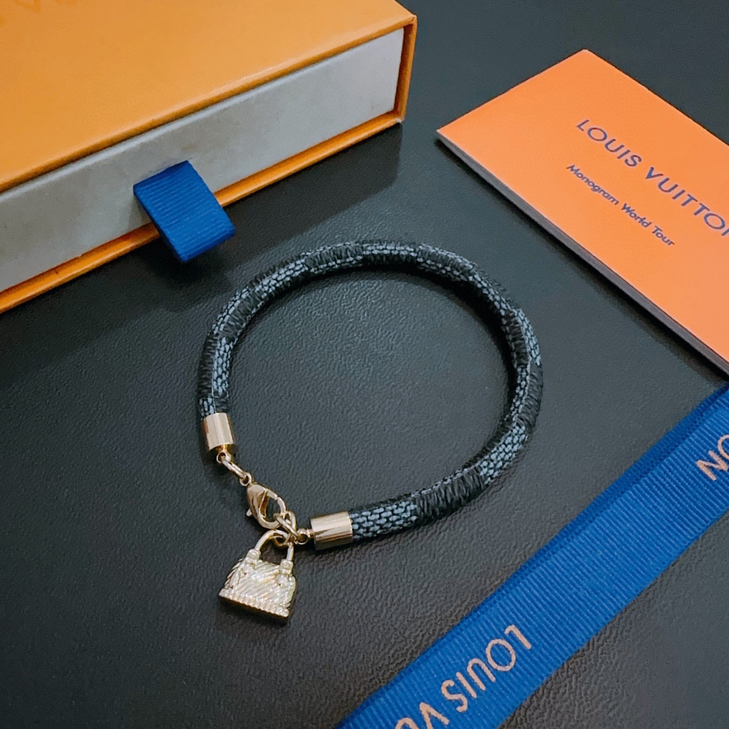 Louis Vuitton LV手链牛皮手绳 男女均可佩戴 同款 潮流百搭 最新款