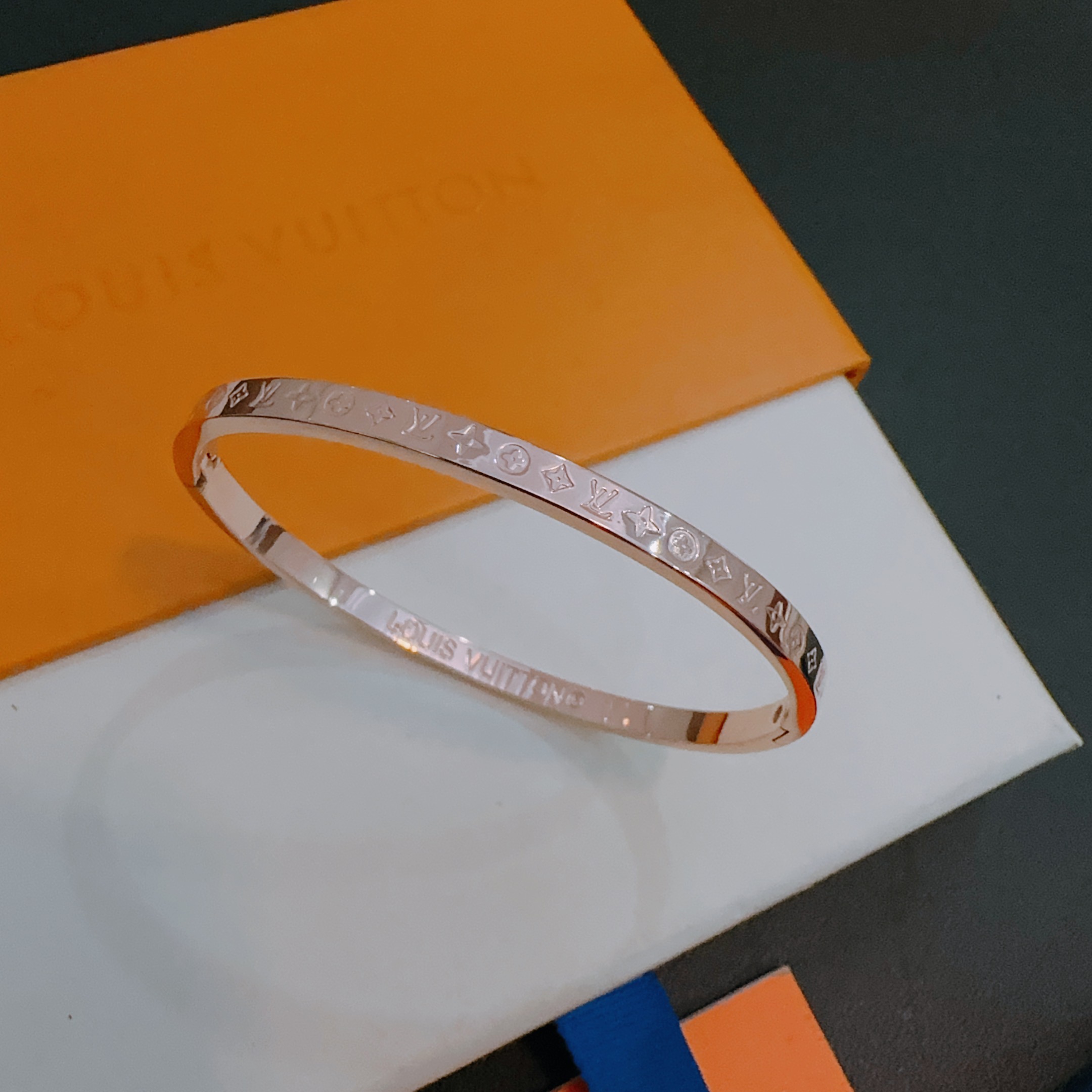 Louis Vuitton LV手链手镯 男女均可佩戴 同款 潮流百搭 最新款