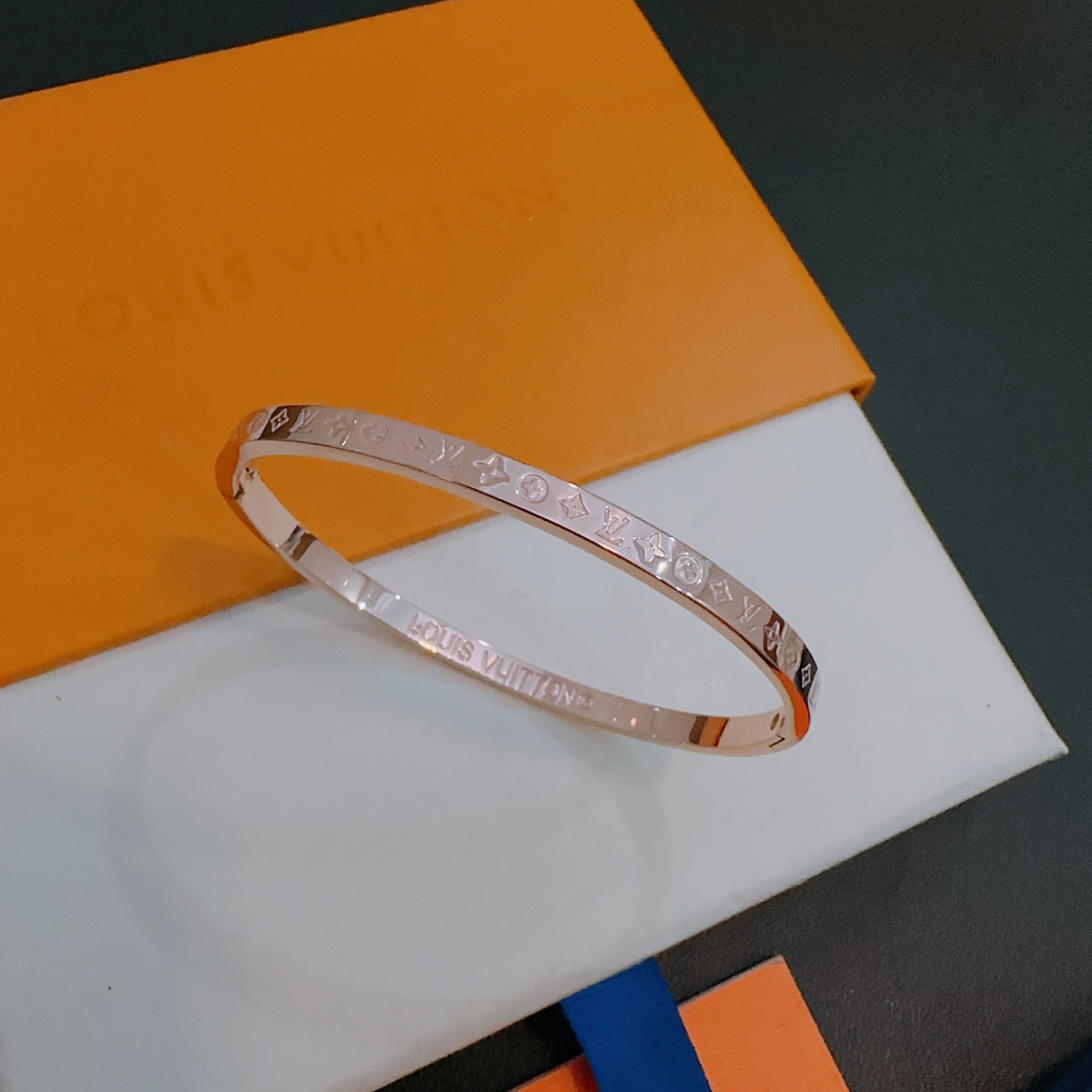 Louis Vuitton LV手链手镯 男女均可佩戴 同款 潮流百搭 最新款