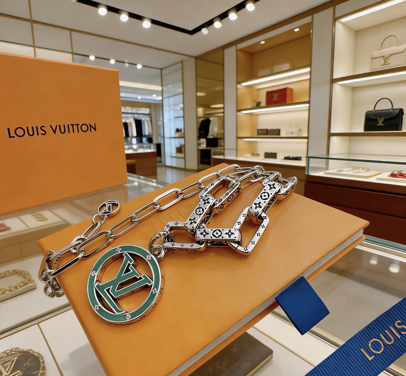 Louis Vuitton 路易威登 LV项链 潮流 男女均可佩戴