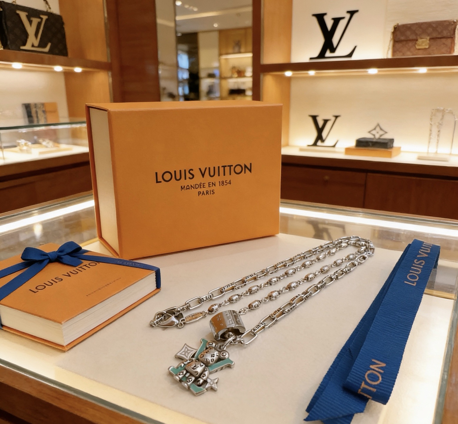 Louis Vuitton 路易威登 LV项链 潮流 男女均可佩戴