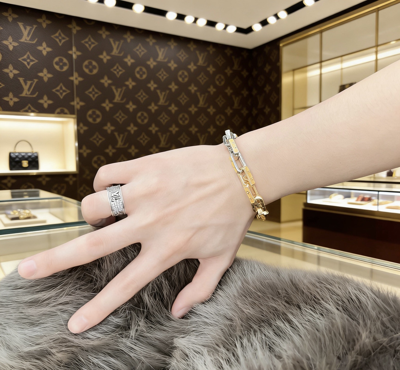 Louis Vuitton 高品质新款法郎路易威登LV手链 潮流 男女均可佩戴 同款 摇滚朋克泰银风格 元素 潮流百搭 项链最新款链条档次更高明星 款手链古巴链系列 银手链