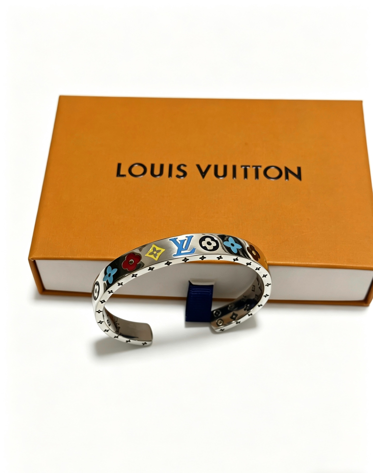 Louis Vuitton 高品质路易威登LV手链手镯 法郎工艺 潮流 男女均可佩戴 同款 摇滚朋克泰银风格 元素 潮流百搭 项链最新款链条档次更高明星 款项链系列 银手链