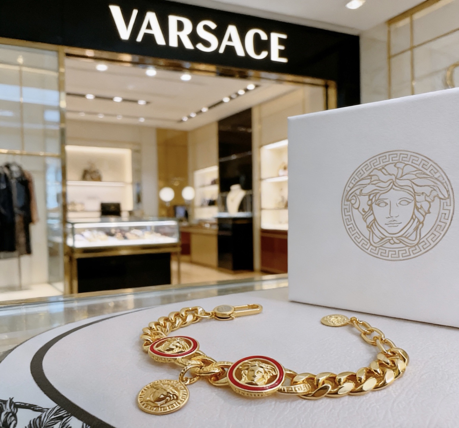 Versace 高品质范思哲手链美杜莎头像 新款开模 潮流 男女均可佩戴 同款 摇滚朋克泰银风格 元素 潮流百搭 手链最新款链条档次更高明星 款项链系列 银手链