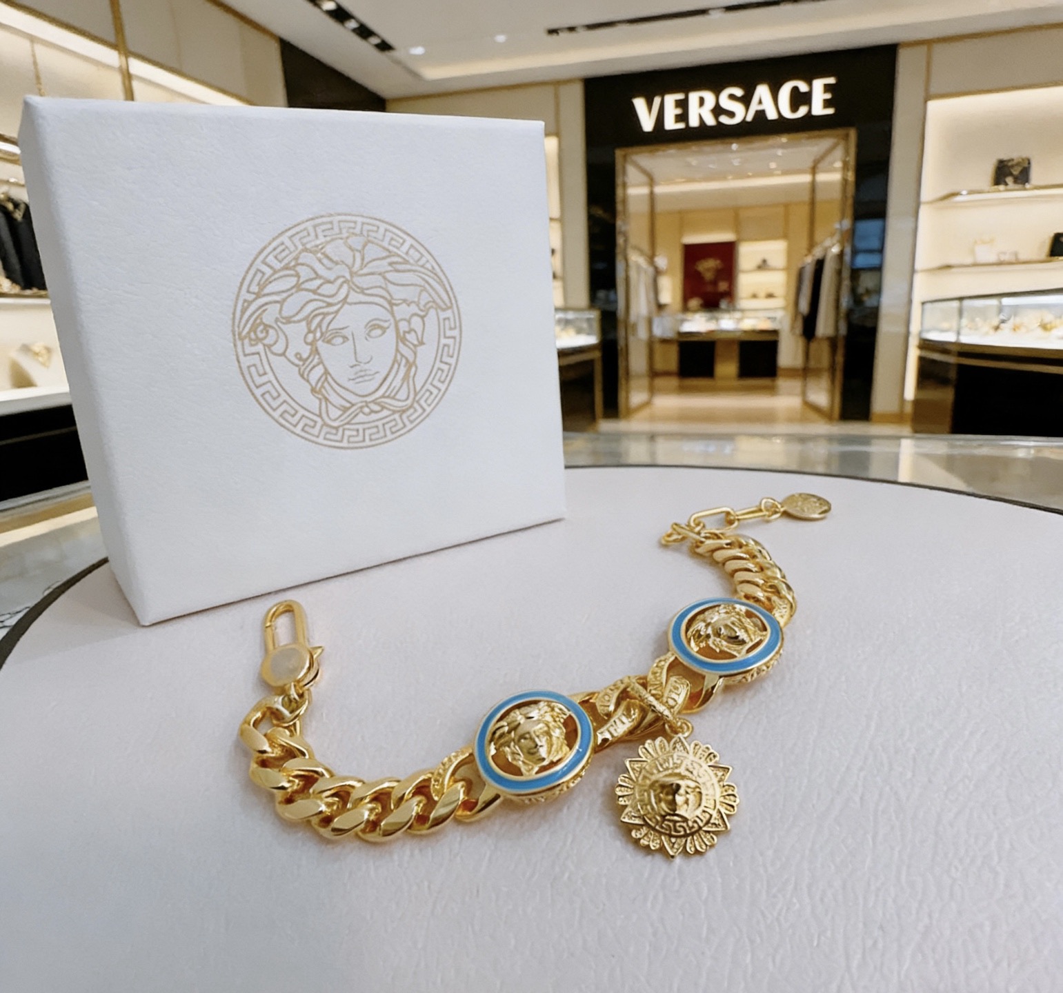 Versace 高品质范思哲手链美杜莎头像 新款开模 潮流 男女均可佩戴 同款 摇滚朋克泰银风格 元素 潮流百搭 手链最新款链条档次更高明星 款项链系列 银手链