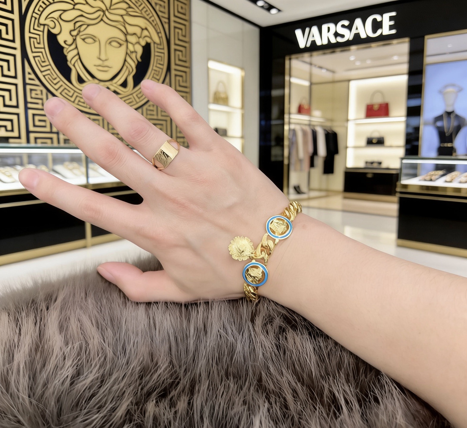 Versace 高品质范思哲手链美杜莎头像 新款开模 潮流 男女均可佩戴 同款 摇滚朋克泰银风格 元素 潮流百搭 手链最新款链条档次更高明星 款项链系列 银手链