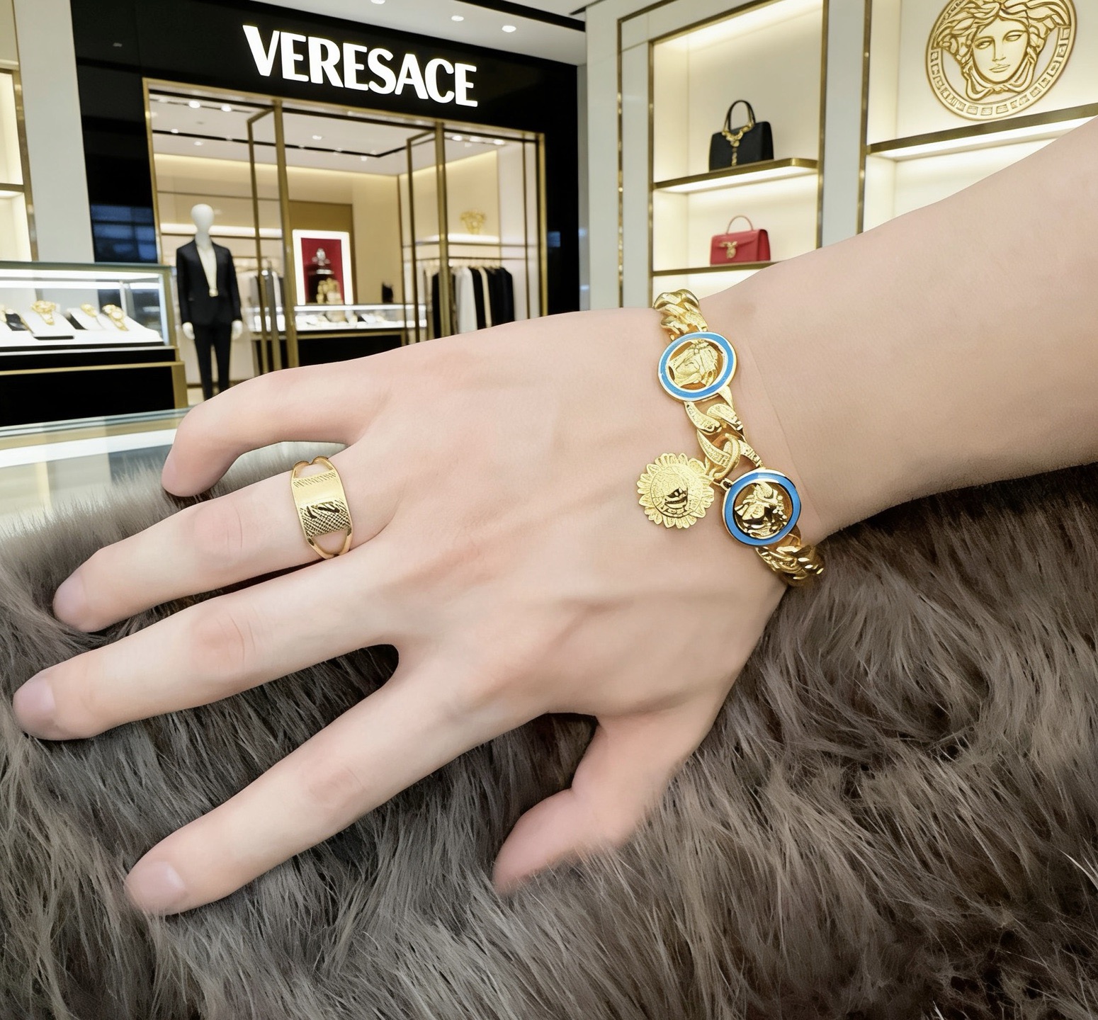 Versace 高品质范思哲手链美杜莎头像 新款开模 潮流 男女均可佩戴 同款 摇滚朋克泰银风格 元素 潮流百搭 手链最新款链条档次更高明星 款项链系列 银手链