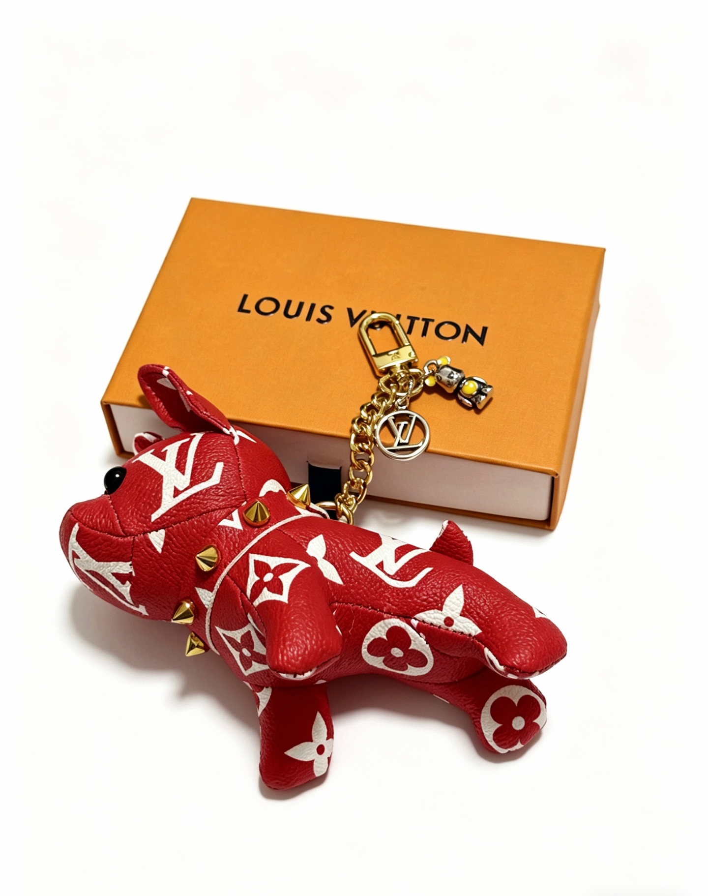 Louis Vuitton 新品发布LV钥匙扣 lv包包扣 最新款包包挂饰档次更高 Anger Forest系列 款联名设计理念钥匙扣系列