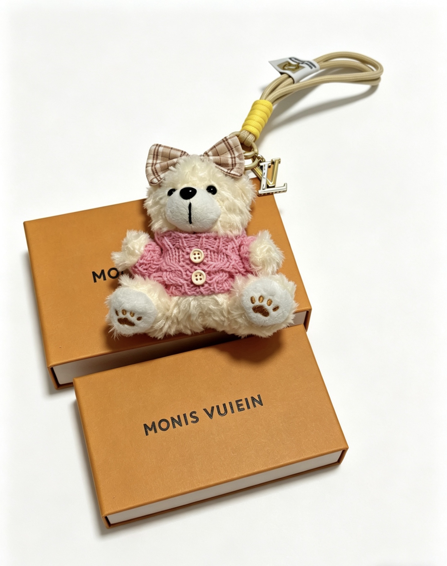 Louis Vuitton 新品发布LV钥匙扣 lv包包扣 最新款包包挂饰档次更高 Anger Forest系列 款联名设计理念钥匙扣系列