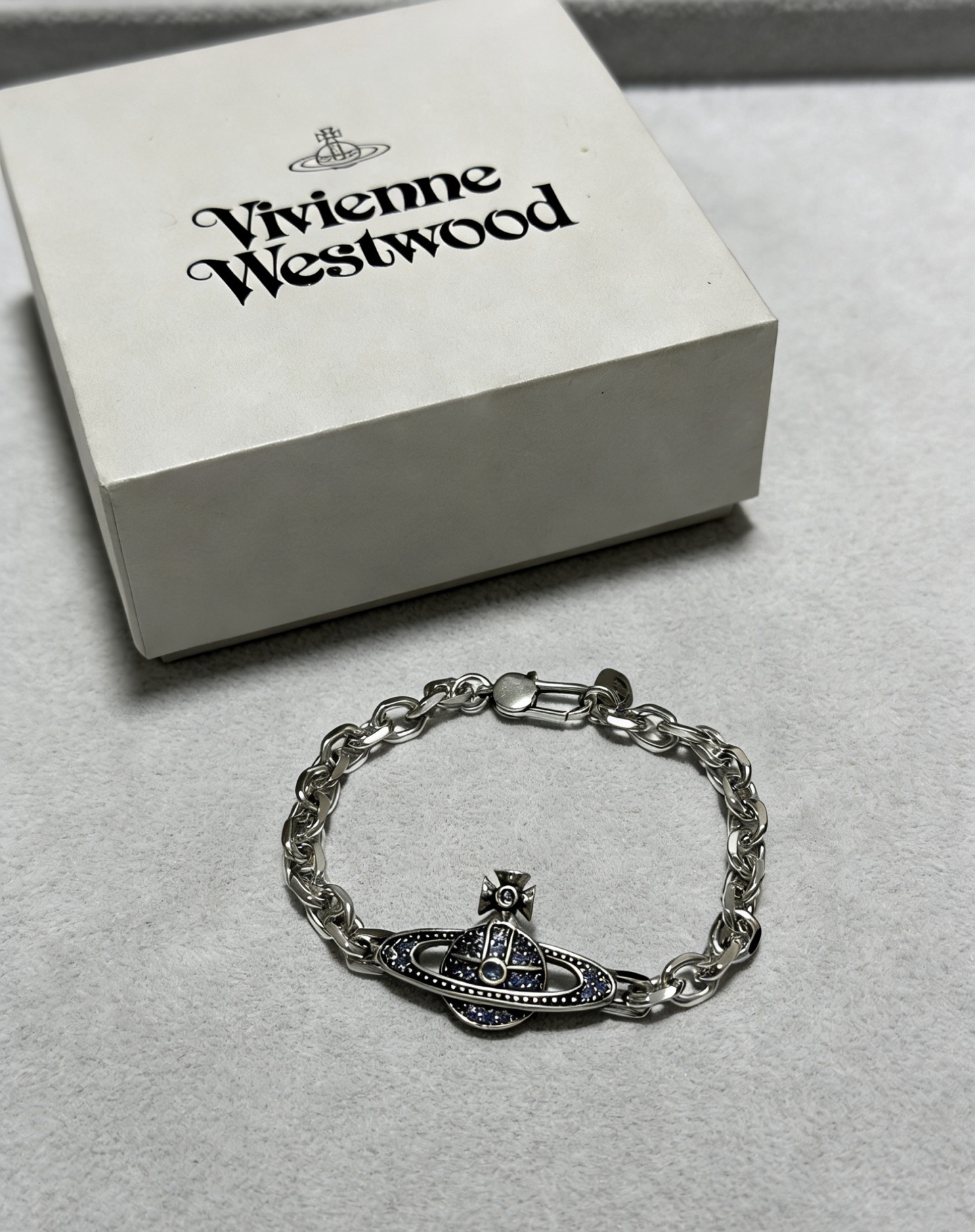 NO:767027,High-quality West Queen Mother counter Seiko version of Thai silver style bracelet. Same style as celebrities. Retro style. Original replica. Purely handmade. ~ Authentic mold opening. Trendy and fashionable must-have. Can be worn by both men and women. Same style for couples. Rock and punk Thai silver style. Retro elements. Trendy and versatile. The official website has the same code number 18 20 22, fine jewelry, bracelet.19860909高品质西太后专柜精工版本泰银风格手链 明星同款 复古做旧风 原版复刻 纯手工打造 ～正品开模潮流时尚必备 男女均可佩戴 情侣款同款 摇滚朋克泰银风格 复古元素 潮流百搭 官网同款码数18 20 22,饰品精品,bracelet,Jewelry