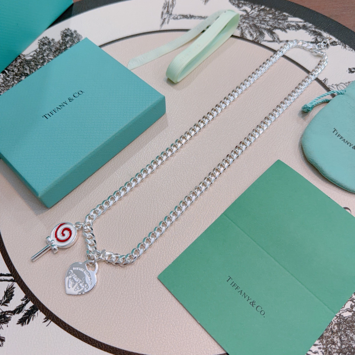 NO:766716,Tiffany & Co. necklace TIFFNY&CO. Counter Seiko silver version, the same style as the star, retro old style, original replica, purely handmade ~ authentic mold opening, trendy and fashionable must-have, can be worn by both men and women, same style for couples, rock punk silver style, trendy and versatile, same style as the official website, boutique jewelry, tiffany, necklace19860909蒂芙尼项链TIFFNY&CO. 专柜精工银版本明星同款 复古做旧风 原版复刻 纯手工打造 ～正品开模潮流时尚必备 男女均可佩戴 情侣款同款 摇滚朋克银风格 潮流百搭 官网同款,饰品精品,tiffany,necklace,Jewelry