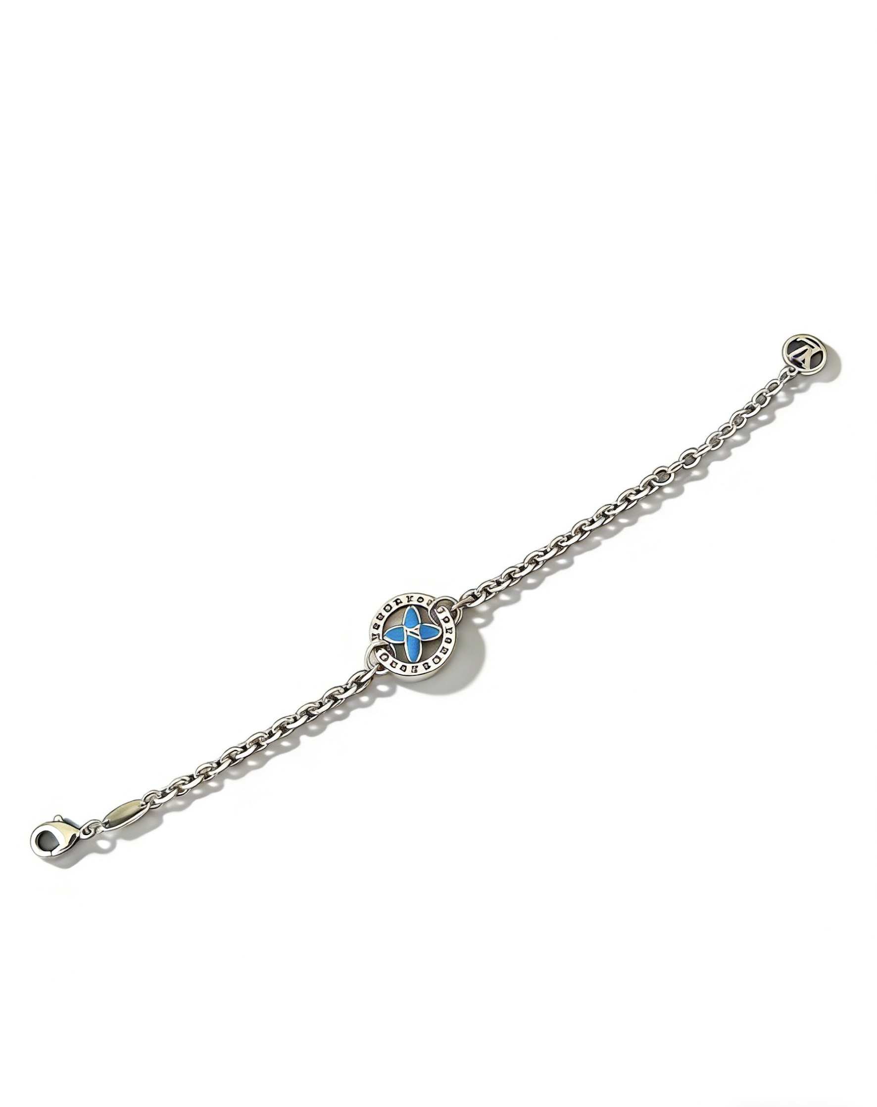 NO:819261,High-quality Louis Vuitton LV bracelet original item counter new mold opening retro trendy fashion must-have. Can be worn by both men and women. Same style for couples. Rock punk Thai silver style. Retro elements. Trendy and versatile. The latest chain of the same necklace on the official website has a higher grade. Celebrity classic bracelet, Cuban chain series, retro silver bracelet. Chain length and code number: 18 20 22. Details are distressed. Non-market glossy version. This one has been released and is the best-selling model in LV.  Very easy to match with trendy clothes, fine jewelry, louis vuitton, louis vuitton, necklace, bracelet19860909高品质路易威登LV手链原单货专柜新款开模复古潮流时尚必备 男女均可佩戴 情侣款同款 摇滚朋克泰银风格 复古元素 潮流百搭 官网同款项链最新款链条档次更高明星经典款手链古巴链系列复古银手链 链长码数18 20 22 细节对版做旧处理 非市面亮面版型 这款一直在出 LV里面热卖款 非常好搭配潮流衣服,饰品精品,louis vuitton,louis vuitton,necklace,bracelet,Jewelry
