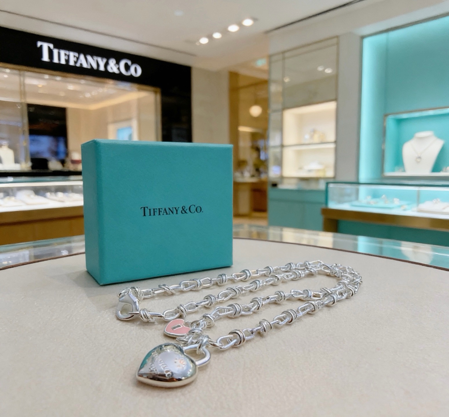 NO:819285,New Tiffany & Co. necklace TIFFNY&CO. Counter Seiko silver version, the same style as the star, retro old style, original replica, purely handmade ~ authentic mold opening, trendy and fashionable must-have, can be worn by both men and women, same style for couples, rock punk silver style, trendy and versatile, same style as the official website, boutique jewelry, tiffany, necklace19860909新款蒂芙尼项链TIFFNY&CO. 专柜精工银版本明星同款 复古做旧风 原版复刻 纯手工打造 ～正品开模潮流时尚必备 男女均可佩戴 情侣款同款 摇滚朋克银风格 潮流百搭 官网同款,饰品精品,tiffany,necklace,Jewelry
