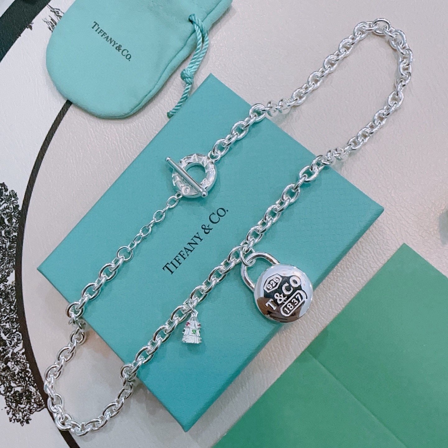 NO:819205,Tiffany & Co. necklace TIFFNY&CO. Counter Seiko silver version, the same style as the star, retro old style, original replica, purely handmade ~ authentic mold opening, trendy and fashionable must-have, can be worn by both men and women, same style for couples, rock punk silver style, trendy and versatile, same style as the official website, boutique jewelry, tiffany, necklace19860909蒂芙尼项链TIFFNY&CO. 专柜精工银版本明星同款 复古做旧风 原版复刻 纯手工打造 ～正品开模潮流时尚必备 男女均可佩戴 情侣款同款 摇滚朋克银风格 潮流百搭 官网同款,饰品精品,tiffany,necklace,Jewelry