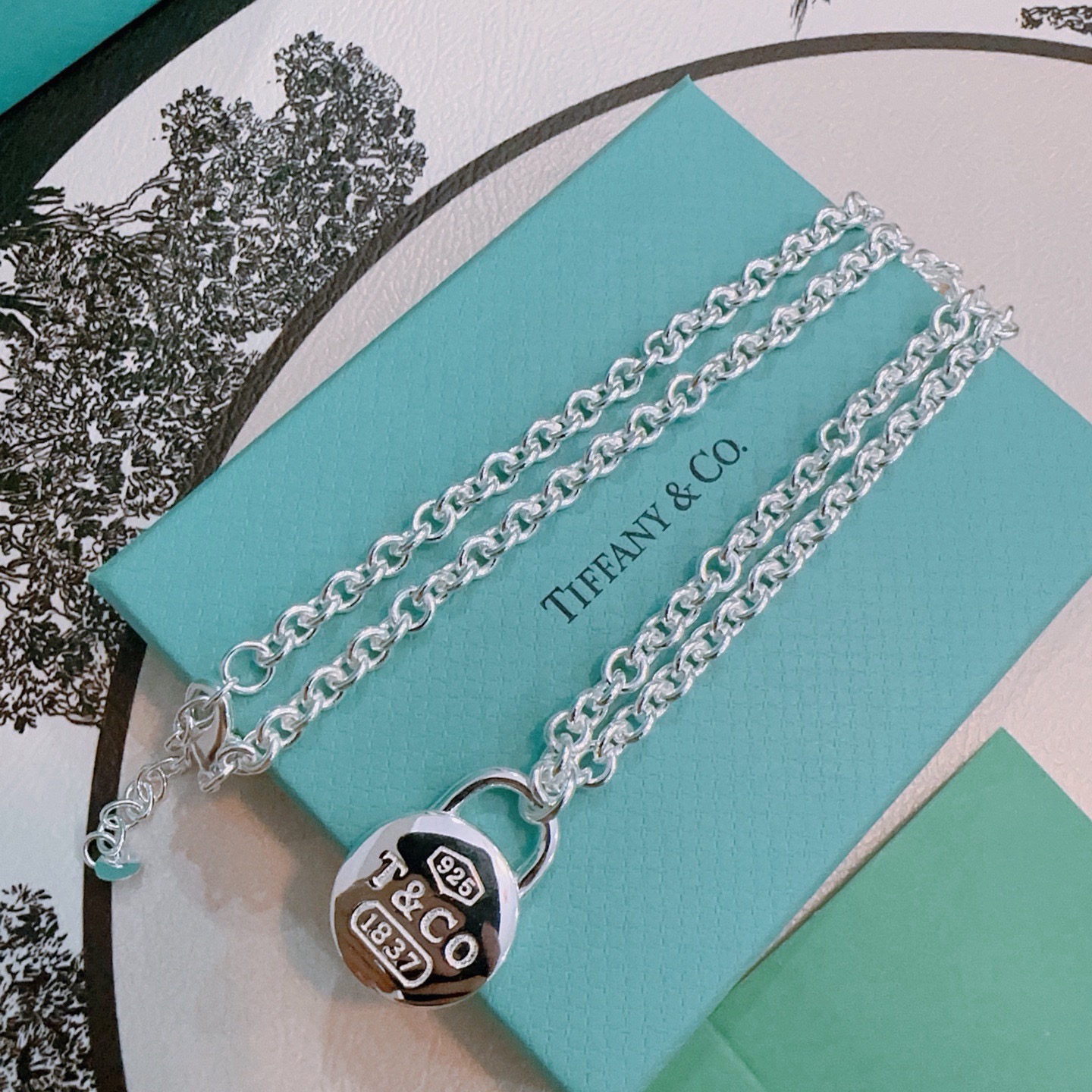 NO:819133,Tiffany necklace TIFFNY&CO. Counter Seiko silver version, the same style as the star, retro old style, original replica, purely handmade ~ authentic mold opening, trendy and fashionable must-have, can be worn by both men and women, same style for couples, rock punk silver style, trendy and versatile, same style as the official website (60cm), fine jewelry, tiffany, necklace19860909蒂芙尼项链 TIFFNY&CO. 专柜精工银版本明星同款 复古做旧风 原版复刻 纯手工打造 ～正品开模潮流时尚必备 男女均可佩戴 情侣款同款 摇滚朋克银风格 潮流百搭 官网同款（60cm）,饰品精品,tiffany,necklace,Jewelry