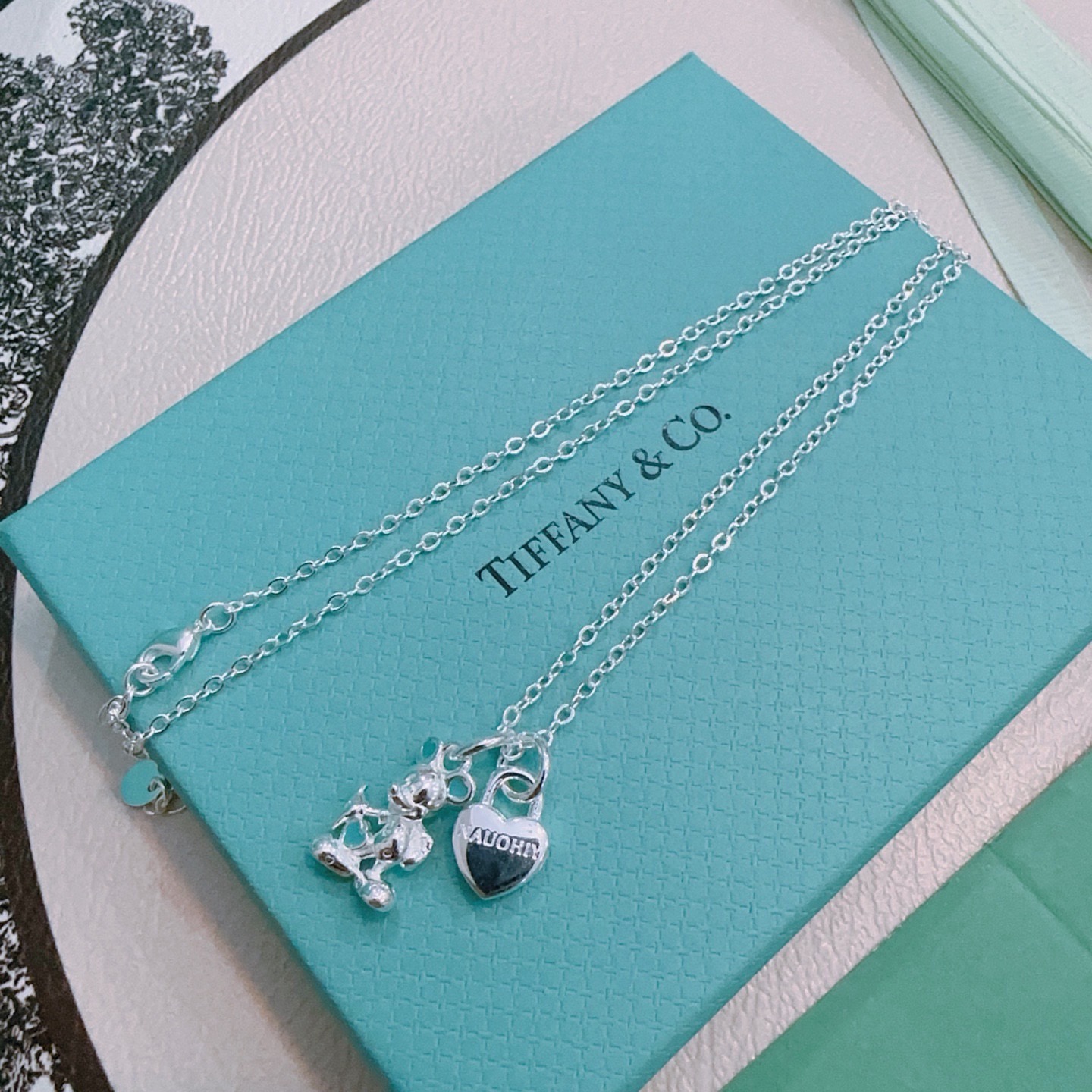 NO:819143,Tiffany & Co. Necklace TIFFNY&CO. Counter Seiko silver version, the same style as the star, retro old style, original replica, purely handmade ~ authentic mold opening, trendy and fashionable must-have, can be worn by both men and women, same style for couples, rock punk silver style, trendy and versatile, same style as the official website, boutique jewelry, tiffany, necklace19860909蒂芙尼项链 TIFFNY&CO. 专柜精工银版本明星同款 复古做旧风 原版复刻 纯手工打造 ～正品开模潮流时尚必备 男女均可佩戴 情侣款同款 摇滚朋克银风格 潮流百搭 官网同款,饰品精品,tiffany,necklace,Jewelry