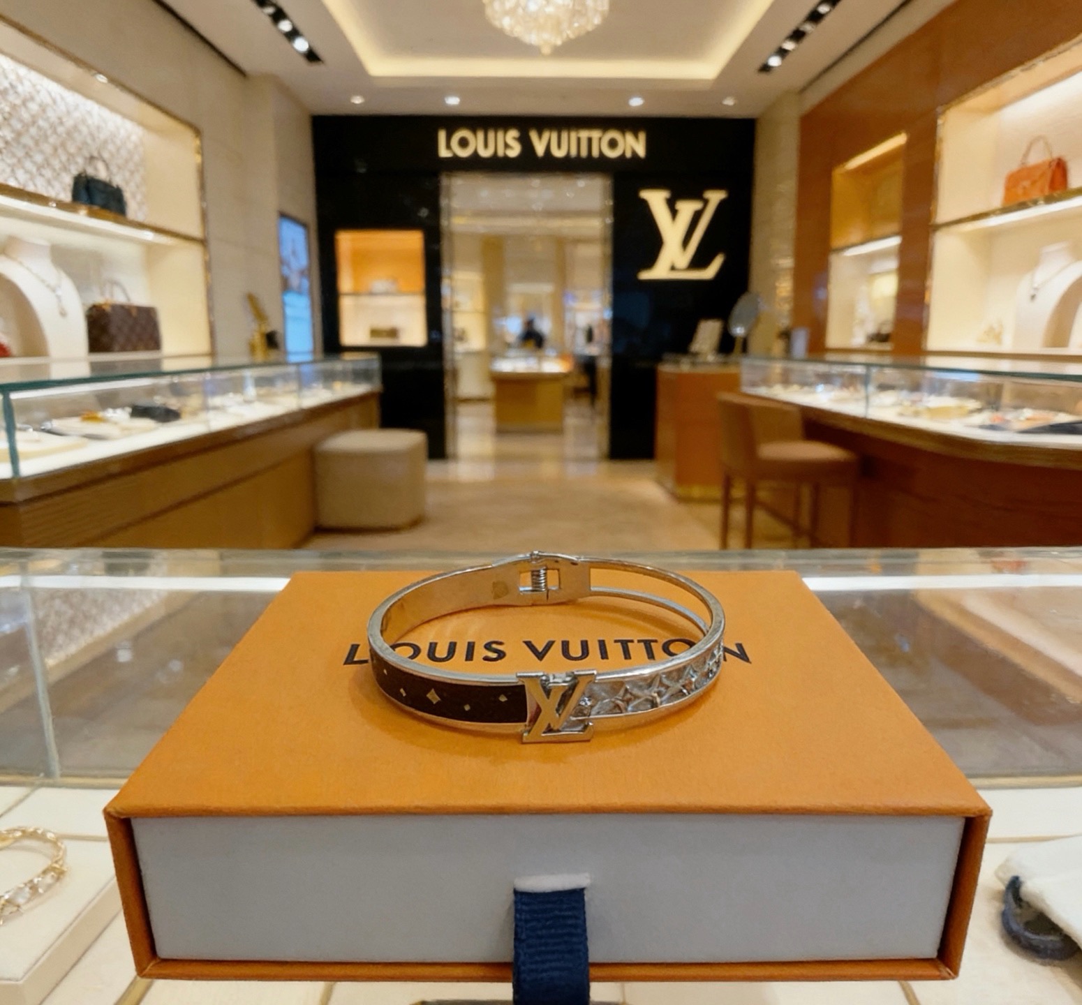 LV手链手镯 🇷🇼新款开模潮流时尚必备 男女均可佩戴 情侣款同款  潮流百搭 官网同款最新款