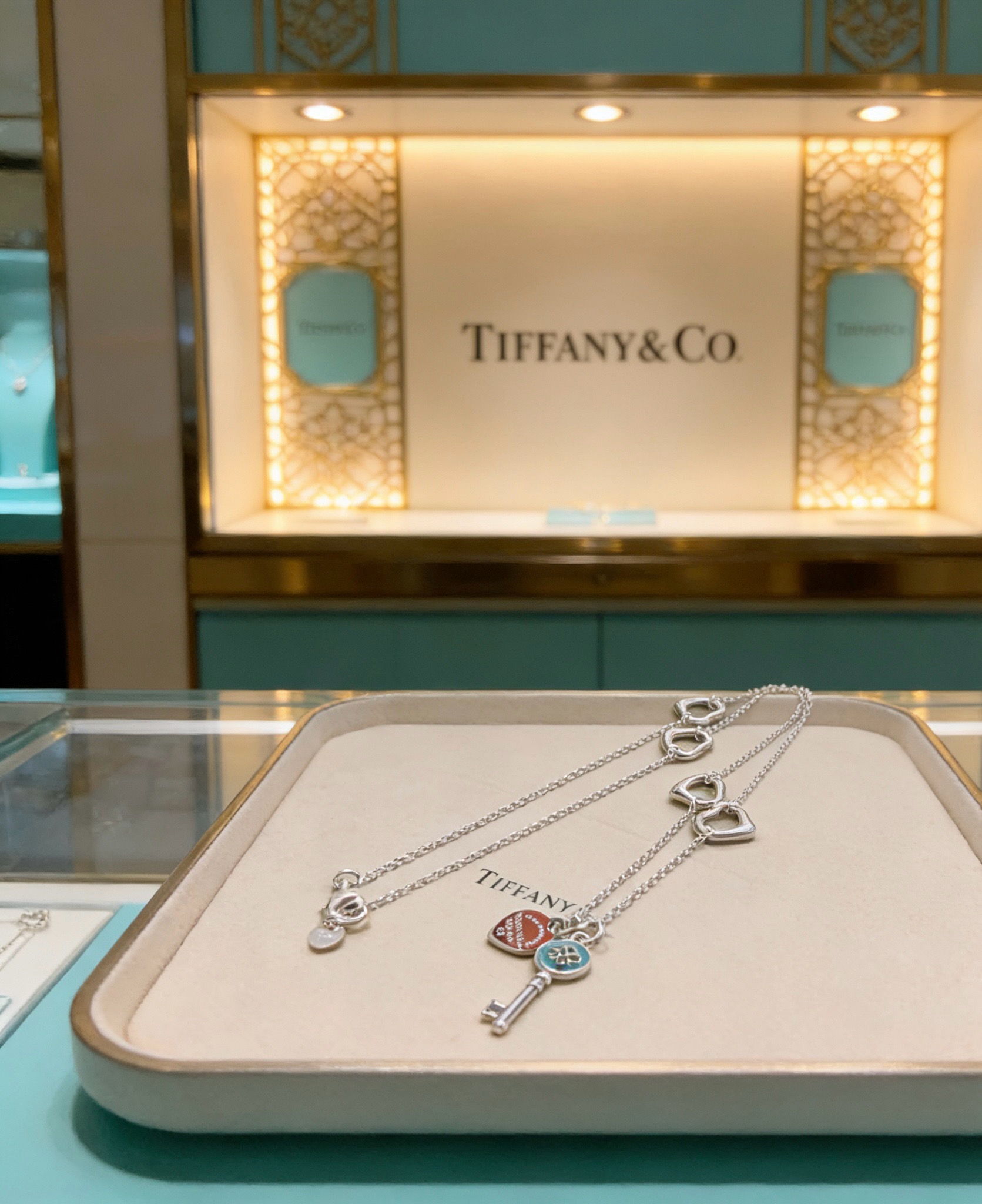 NO:858188,Tiffany & Co. Necklace TIFFNY&CO. Counter Seiko silver version, the same style as the star, retro old style, original replica, purely handmade ~ authentic mold opening, trendy and fashionable must-have, can be worn by both men and women, same style for couples, rock punk silver style, trendy and versatile, same style as the official website, boutique jewelry, tiffany, necklace19860909蒂芙尼项链 TIFFNY&CO. 专柜精工银版本明星同款 复古做旧风 原版复刻 纯手工打造 ～正品开模潮流时尚必备 男女均可佩戴 情侣款同款 摇滚朋克银风格 潮流百搭 官网同款,饰品精品,tiffany,necklace,Jewelry