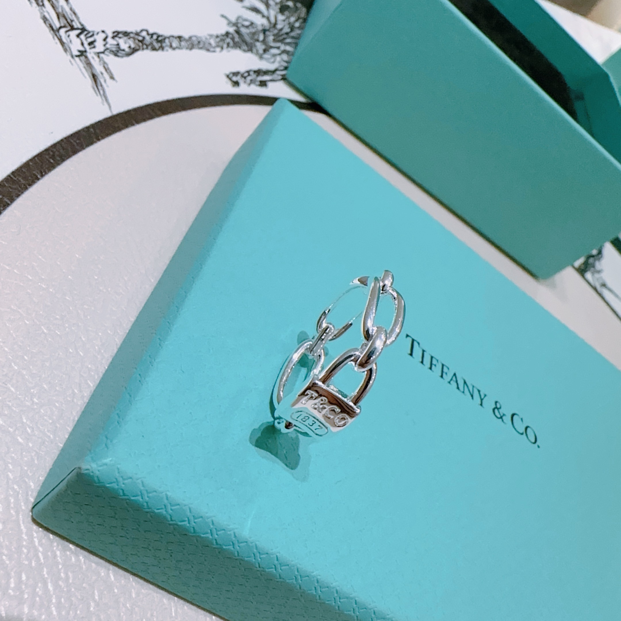 💘Tiffany 蒂芙尼戒指 ✨简约大气百搭 潮流单品 全新升级版 戒指码数（）💓V金镀铂金层   非常