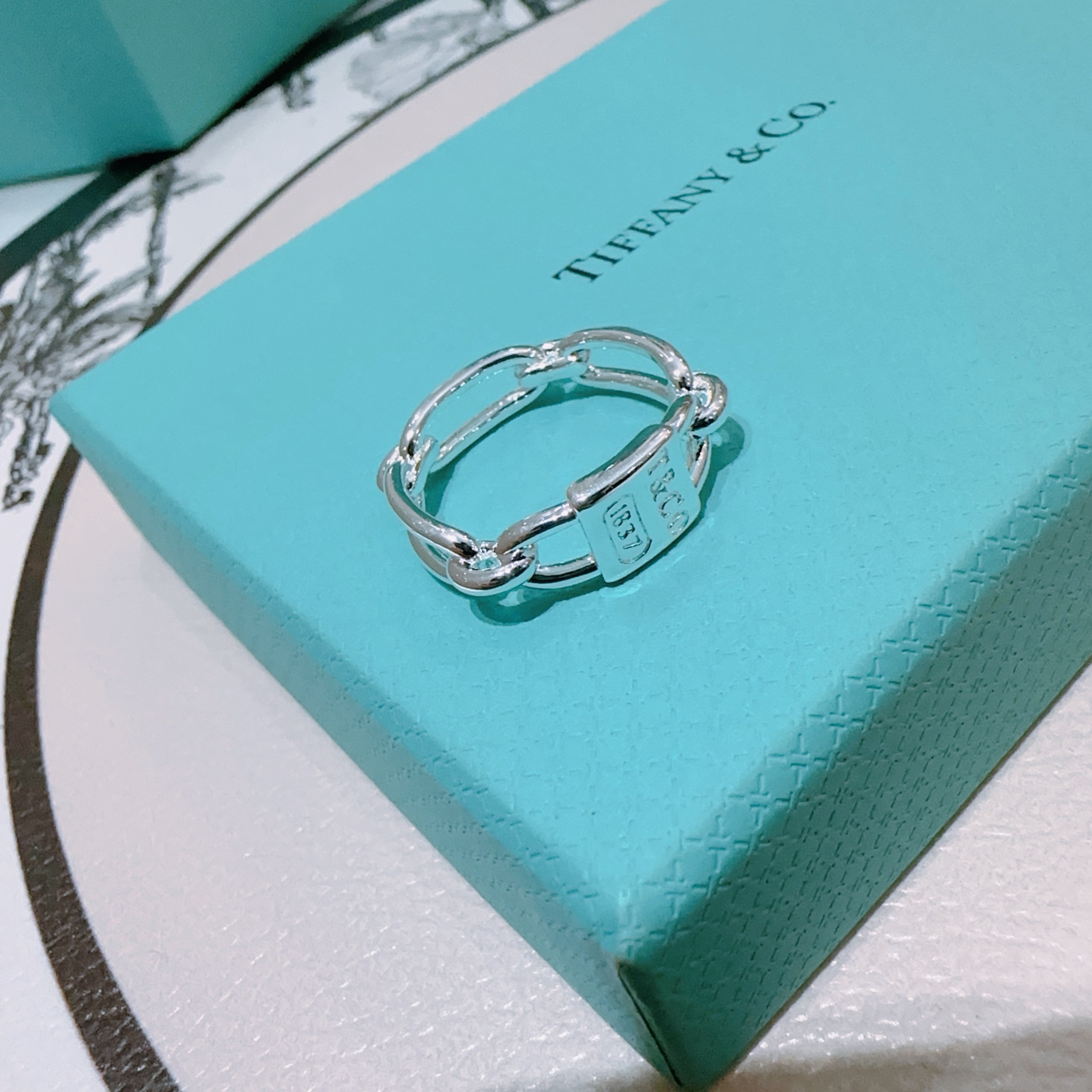 💘Tiffany 蒂芙尼戒指 ✨简约大气百搭 潮流单品 全新升级版 戒指码数（）💓V金镀铂金层   非常