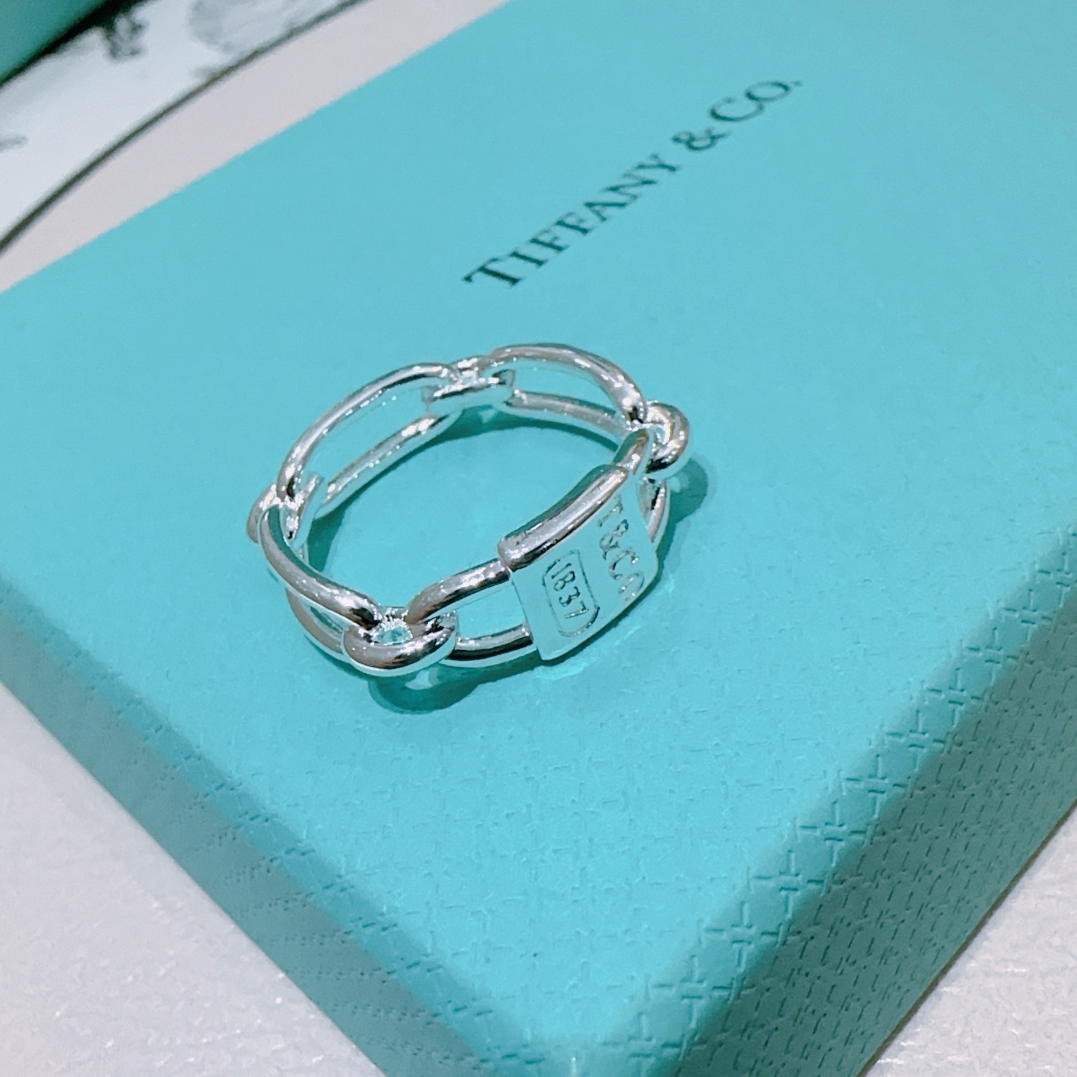 💘Tiffany 蒂芙尼戒指 ✨简约大气百搭 潮流单品 全新升级版 戒指码数（）💓V金镀铂金层   非常