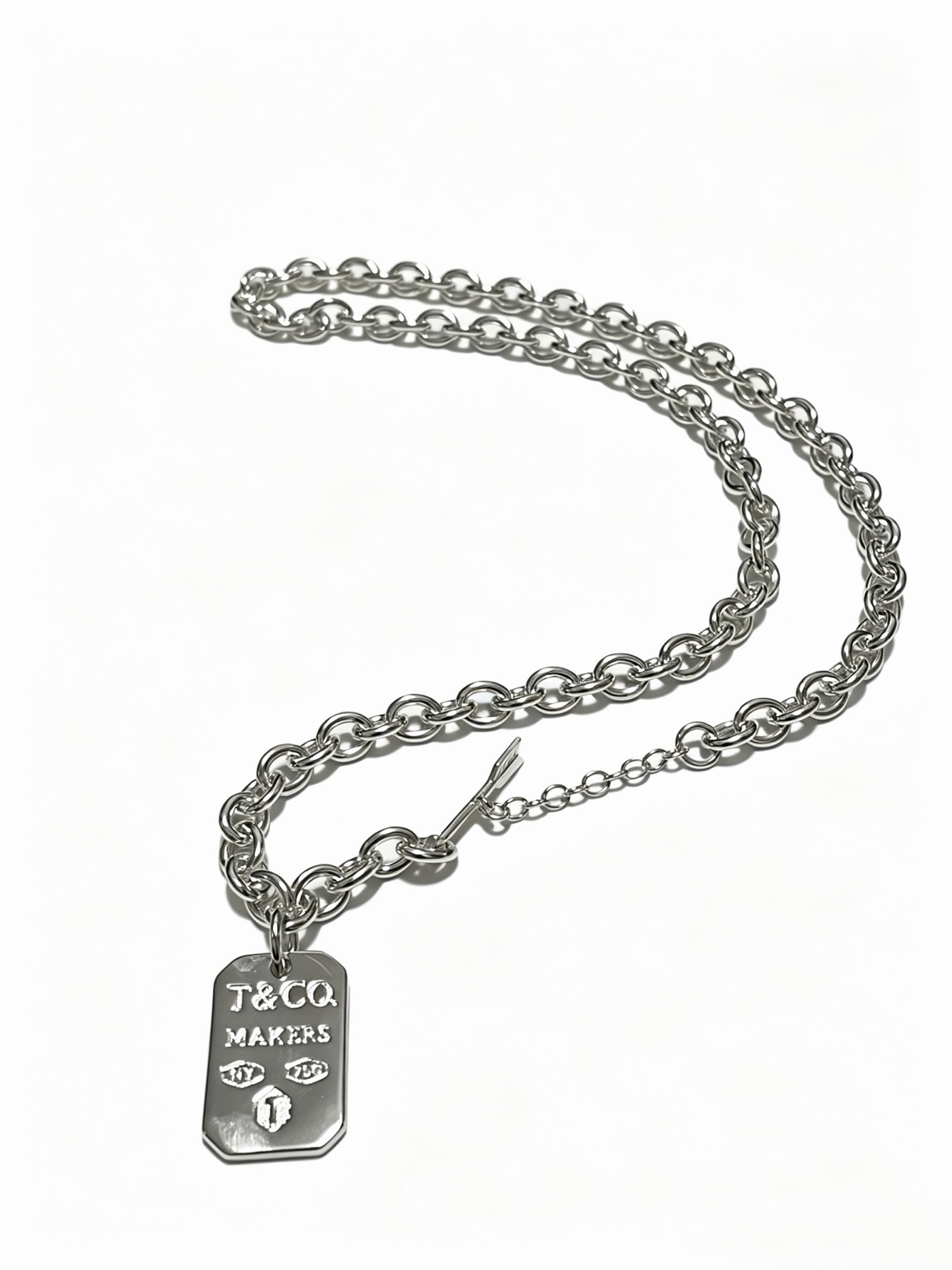 NO:861554,New Tiffany & Co. necklace TIFFNY&CO. Counter Seiko silver version, the same style as the star, retro old style, original replica, purely handmade ~ authentic mold opening, trendy and fashionable must-have, can be worn by both men and women, same style for couples, rock punk silver style, trendy and versatile, same style as the official website, boutique jewelry, tiffany, necklace19860909新款蒂芙尼项链TIFFNY&CO. 专柜精工银版本明星同款 复古做旧风 原版复刻 纯手工打造 ～正品开模潮流时尚必备 男女均可佩戴 情侣款同款 摇滚朋克银风格 潮流百搭 官网同款,饰品精品,tiffany,necklace,Jewelry