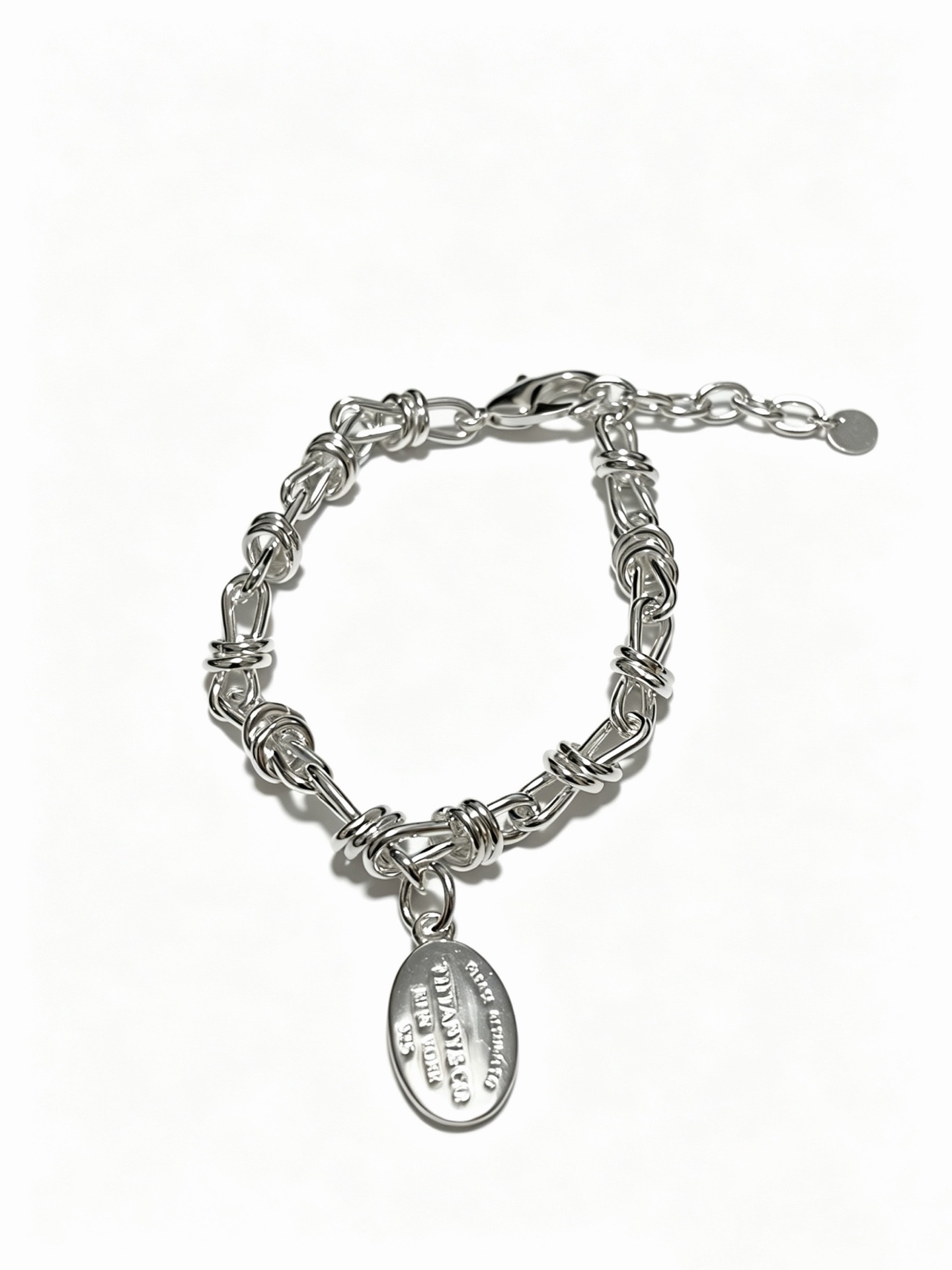 NO:861566,Tiffany Bracelet TIFFNY&CO. Counter Seiko Silver Version Bracelet Same Style as Stars Retro Old Style Original Re-Engraved Purely Handmade ~ Genuine Open Mold Trendy Fashion Must-Have Can Be Weared by Men and Women Same Style for Couples Rock and Punk Silver Style Trendy and Versatile Same Style as Official Website, Boutique Jewelry, Tiffany, Bracelet19860909蒂芙尼手链 TIFFNY&CO. 专柜精工银版本手链明星同款 复古做旧风 原版复刻 纯手工打造 ～正品开模潮流时尚必备 男女均可佩戴 情侣款同款 摇滚朋克银风格 潮流百搭 官网同款,饰品精品,tiffany,bracelet,Jewelry