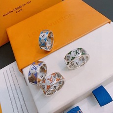 高品质路易威登LV戒指🇷🇼原单货🇷🇼专柜新款开模复古潮流时尚必备 男女均可佩戴 情侣款同款 摇滚朋克泰银 高品质路易威登LV戒指🇷🇼原单货🇷🇼专柜新款开模复古潮流时尚必备 男女均可佩戴 情侣款同款 摇滚朋克泰银