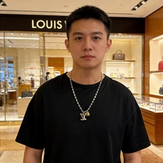 LV路易威登项链🇷🇼原单货🇷🇼专柜新款开模复古潮流时尚必备 男女均可佩戴 情侣款同款 摇滚朋克泰银风格 LV路易威登项链🇷🇼原单货🇷🇼专柜新款开模复古潮流时尚必备 男女均可佩戴 情侣款同款 摇滚朋克泰银风格