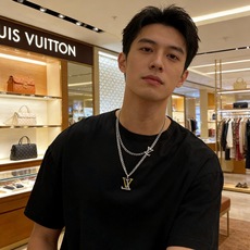 LV路易威登项链🇷🇼原单货🇷🇼专柜新款开模复古潮流时尚必备 男女均可佩戴 情侣款同款 摇滚朋克泰银风格 LV路易威登项链🇷🇼原单货🇷🇼专柜新款开模复古潮流时尚必备 男女均可佩戴 情侣款同款 摇滚朋克泰银风格