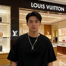 LV路易威登项链🇷🇼原单货🇷🇼专柜新款开模复古潮流时尚必备 男女均可佩戴 情侣款同款 摇滚朋克泰银风格 LV路易威登项链🇷🇼原单货🇷🇼专柜新款开模复古潮流时尚必备 男女均可佩戴 情侣款同款 摇滚朋克泰银风格
