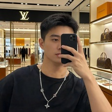 LV路易威登项链🇷🇼原单货🇷🇼专柜新款开模复古潮流时尚必备 男女均可佩戴 情侣款同款 摇滚朋克泰银风格 LV路易威登项链🇷🇼原单货🇷🇼专柜新款开模复古潮流时尚必备 男女均可佩戴 情侣款同款 摇滚朋克泰银风格