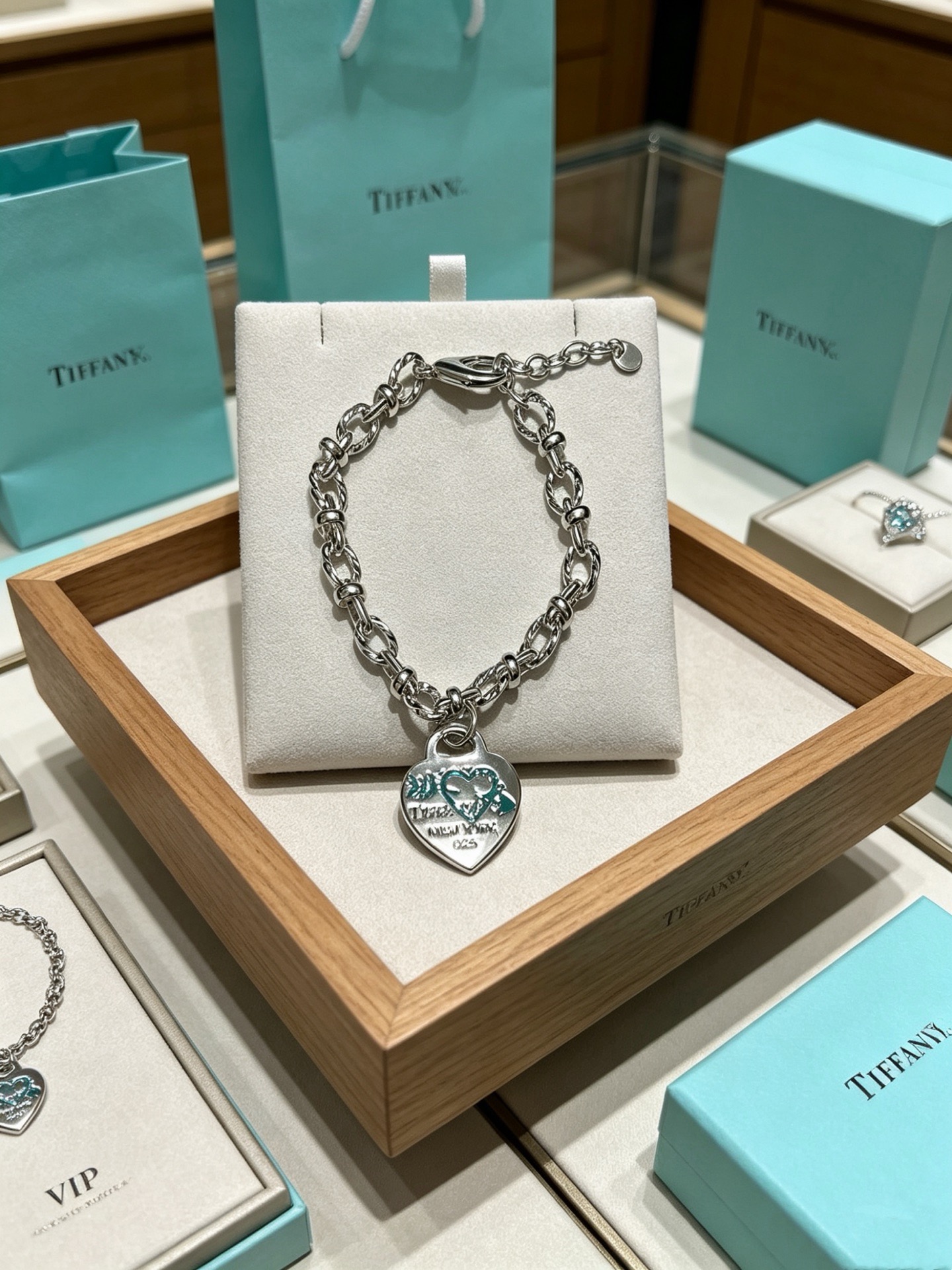 蒂芙尼手链🩵 TIFFNY&CO. 专柜精工银版本手链   明星同款 复古做旧风 原版复刻 纯手工打造 