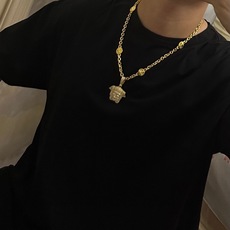 高品质范思哲项链美杜莎头像原单货专柜新款开模复古潮流时尚必备 男女均可佩戴 情侣款同款 摇滚朋克泰银风格 高品质范思哲项链美杜莎头像原单货专柜新款开模复古潮流时尚必备 男女均可佩戴 情侣款同款 摇滚朋克泰银风格