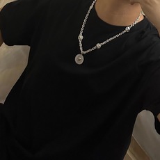 高品质范思哲项链美杜莎头像原单货专柜新款开模复古潮流时尚必备 男女均可佩戴 情侣款同款 摇滚朋克泰银风格 高品质范思哲项链美杜莎头像原单货专柜新款开模复古潮流时尚必备 男女均可佩戴 情侣款同款 摇滚朋克泰银风格