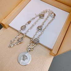 高品质范思哲项链美杜莎头像原单货专柜新款开模复古潮流时尚必备 男女均可佩戴 情侣款同款 摇滚朋克泰银风格 高品质范思哲项链美杜莎头像原单货专柜新款开模复古潮流时尚必备 男女均可佩戴 情侣款同款 摇滚朋克泰银风格