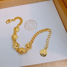 高品质范思哲手链美杜莎头像原单货专柜新款开模复古潮流时尚必备 男女均可佩戴 情侣款同款 摇滚朋克泰银风格 高品质范思哲手链美杜莎头像原单货专柜新款开模复古潮流时尚必备 男女均可佩戴 情侣款同款 摇滚朋克泰银风格