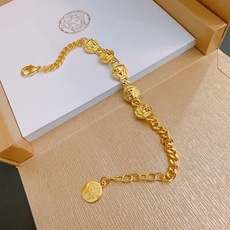 高品质范思哲手链美杜莎头像原单货专柜新款开模复古潮流时尚必备 男女均可佩戴 情侣款同款 摇滚朋克泰银风格 高品质范思哲手链美杜莎头像原单货专柜新款开模复古潮流时尚必备 男女均可佩戴 情侣款同款 摇滚朋克泰银风格