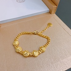 高品质范思哲手链美杜莎头像原单货专柜新款开模复古潮流时尚必备 男女均可佩戴 情侣款同款 摇滚朋克泰银风格 高品质范思哲手链美杜莎头像原单货专柜新款开模复古潮流时尚必备 男女均可佩戴 情侣款同款 摇滚朋克泰银风格