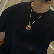 高品质范思哲项链美杜莎头像原单货专柜新款开模复古潮流时尚必备 男女均可佩戴 情侣款同款 摇滚朋克泰银风格 高品质范思哲项链美杜莎头像原单货专柜新款开模复古潮流时尚必备 男女均可佩戴 情侣款同款 摇滚朋克泰银风格