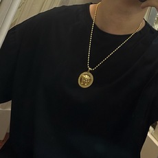 高品质范思哲项链美杜莎头像原单货专柜新款开模复古潮流时尚必备 男女均可佩戴 情侣款同款 摇滚朋克泰银风格 高品质范思哲项链美杜莎头像原单货专柜新款开模复古潮流时尚必备 男女均可佩戴 情侣款同款 摇滚朋克泰银风格