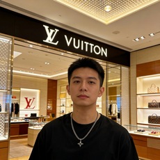 新款路易威登 LV项链🇷🇼原单货🇷🇼专柜新款开模复古潮流时尚必备 男女均可佩戴 情侣款同款 摇滚朋克泰银 新款路易威登 LV项链🇷🇼原单货🇷🇼专柜新款开模复古潮流时尚必备 男女均可佩戴 情侣款同款 摇滚朋克泰银