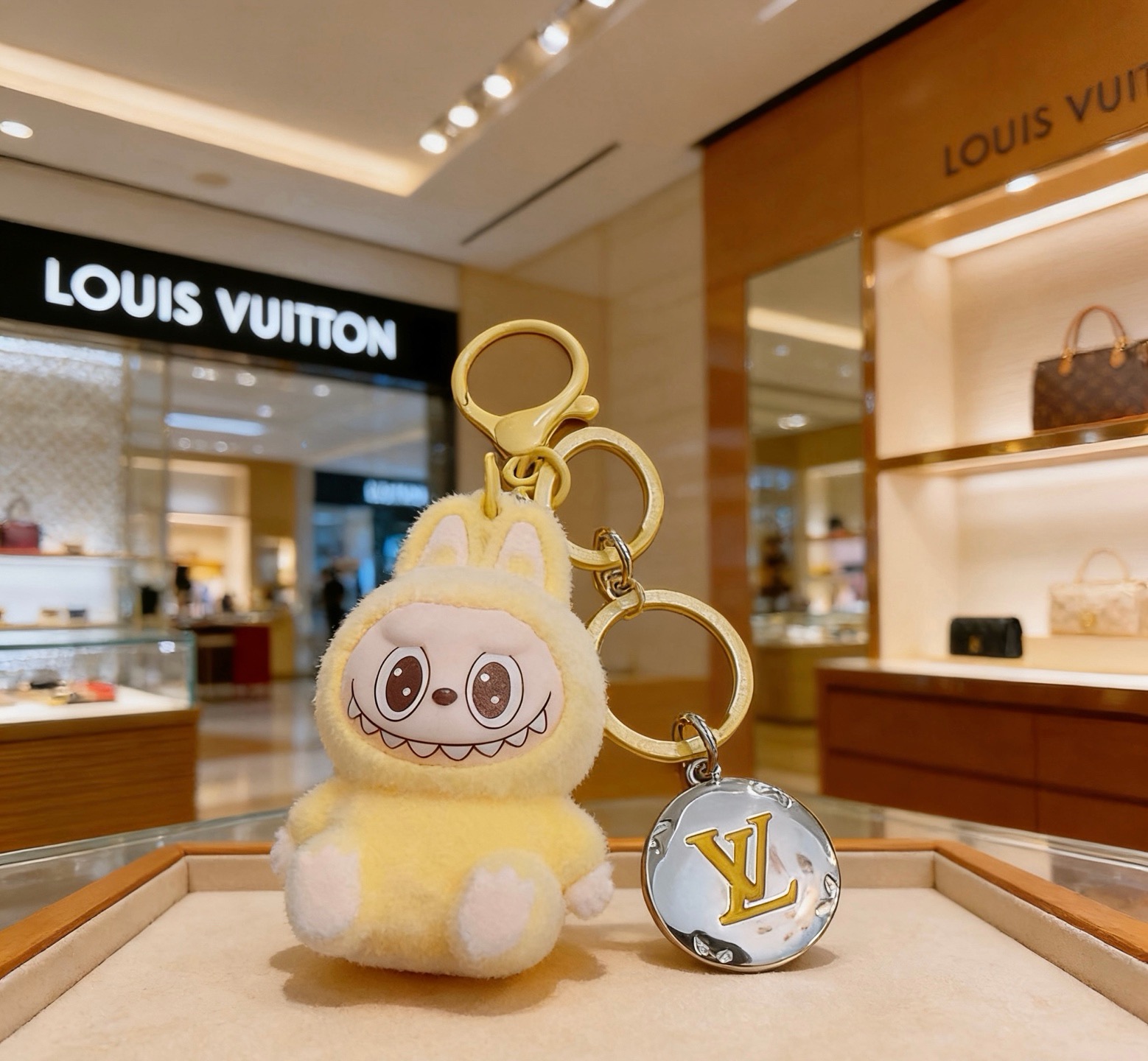 新品拉布布LV联名钥匙扣 lv包包扣 最新款包包挂饰档次更高明星同款Anger Forest系列经典款联