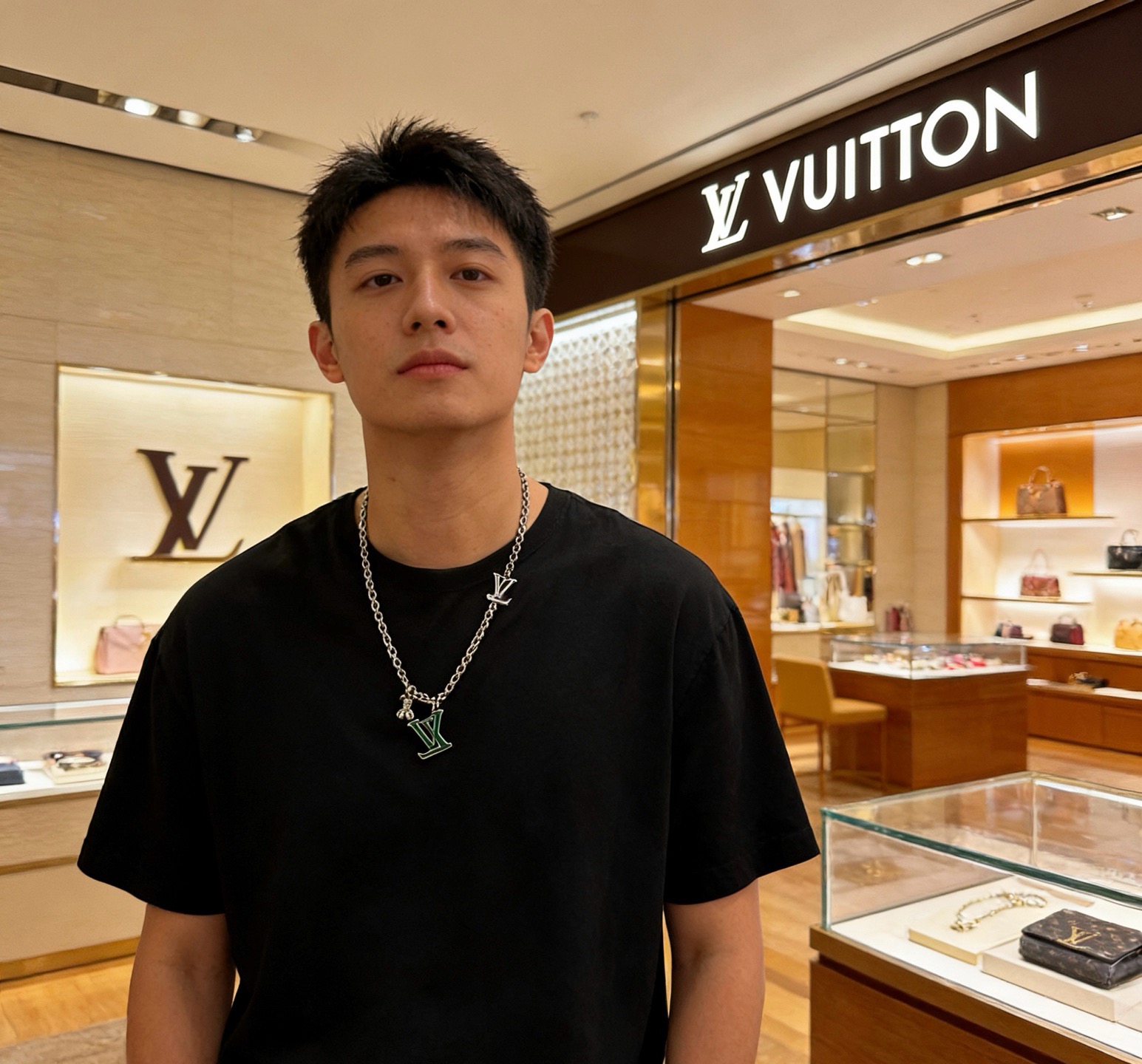 路易威登 LV项链🇷🇼原单货🇷🇼专柜新款开模复古潮流时尚必备 男女均可佩戴 情侣款同款 摇滚朋克泰银风格