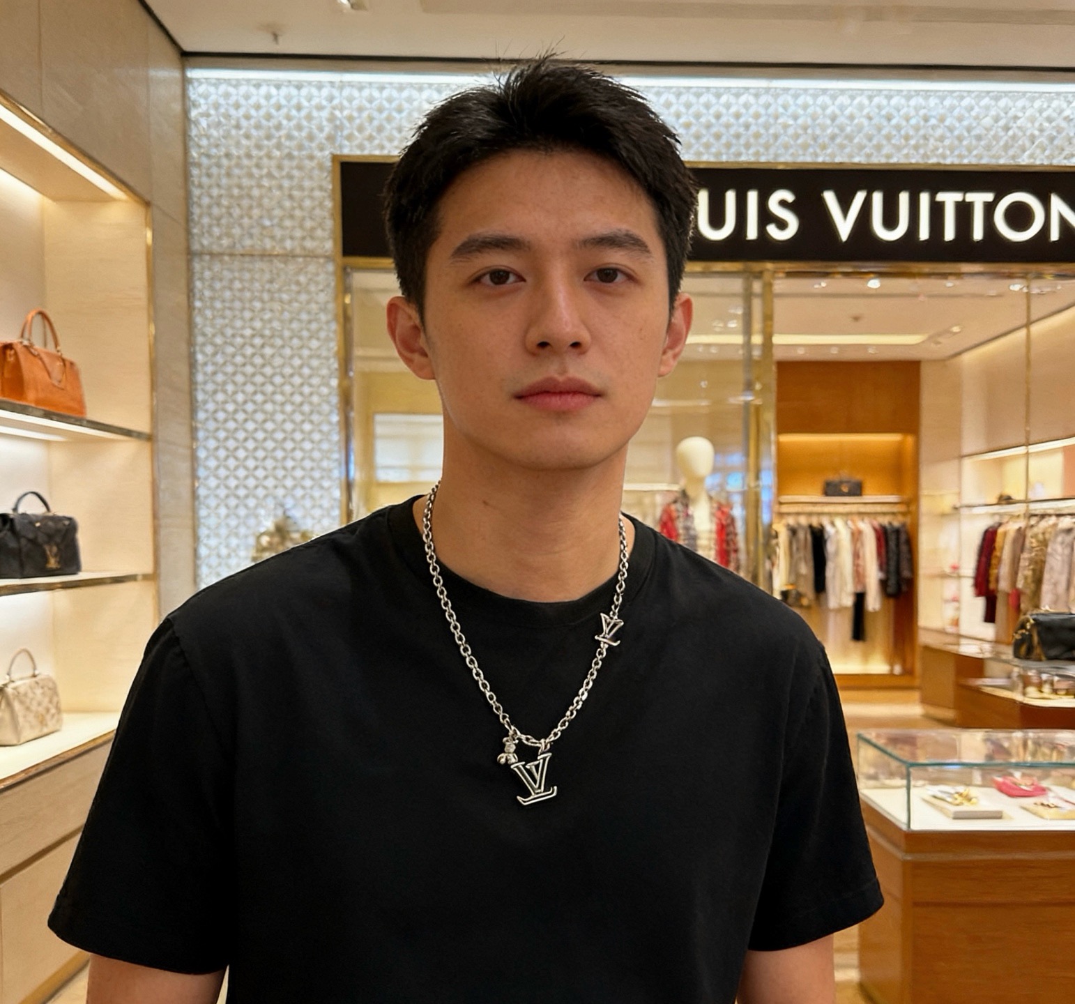 路易威登 LV项链🇷🇼原单货🇷🇼专柜新款开模复古潮流时尚必备 男女均可佩戴 情侣款同款 摇滚朋克泰银风格