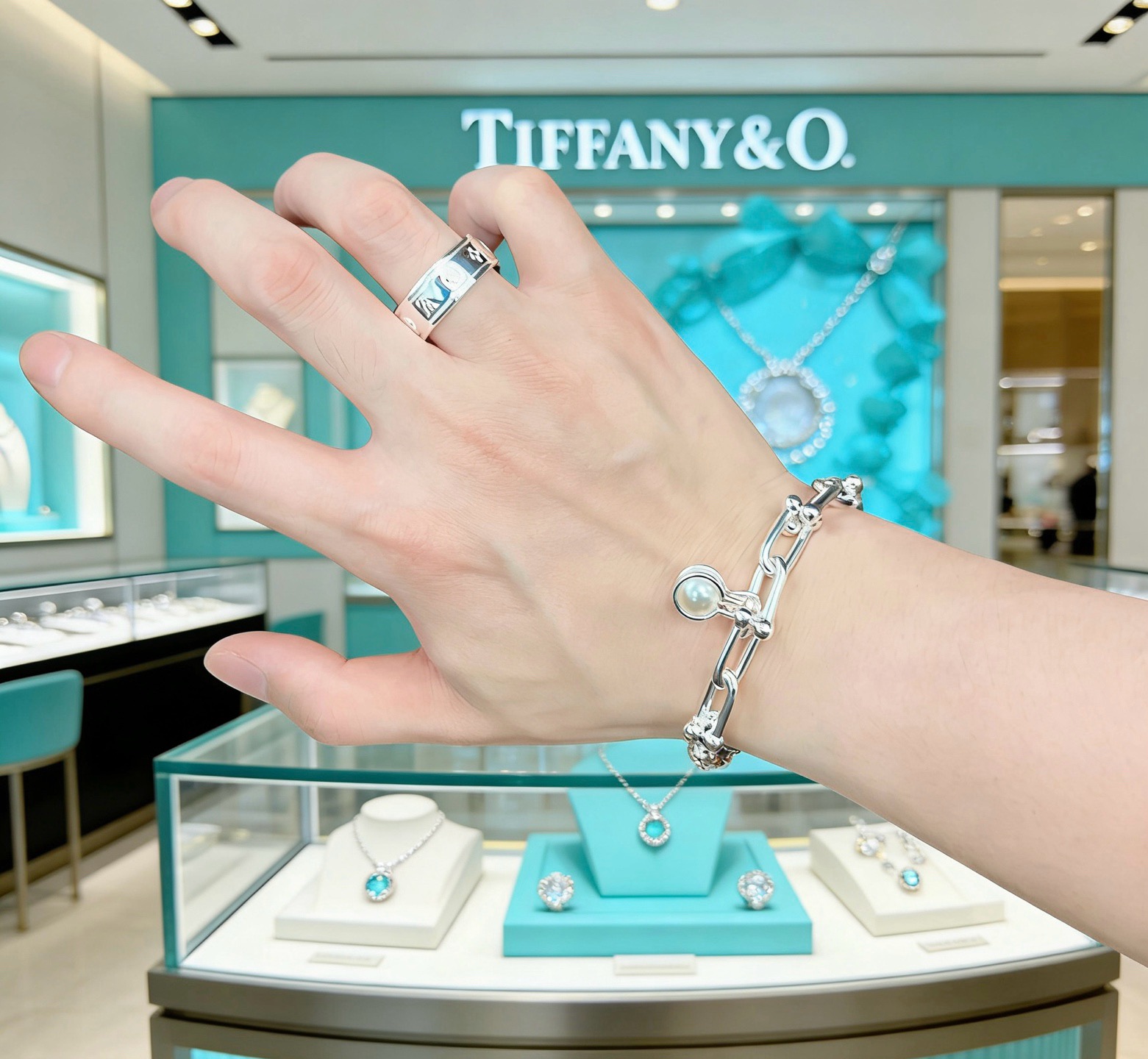 蒂芙尼手链🩵 TIFFNY&CO. 专柜精工银版本手链   明星同款 复古做旧风 原版复刻 纯手工打造 