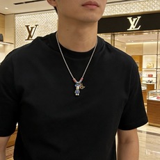 路易威登 LV项链🇷🇼原单货🇷🇼专柜新款开模复古潮流时尚必备 男女均可佩戴 情侣款同款 摇滚朋克泰银风格 路易威登 LV项链🇷🇼原单货🇷🇼专柜新款开模复古潮流时尚必备 男女均可佩戴 情侣款同款 摇滚朋克泰银风格