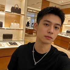 路易威登 LV项链🇷🇼原单货🇷🇼专柜新款开模复古潮流时尚必备 男女均可佩戴 情侣款同款 摇滚朋克泰银风格 路易威登 LV项链🇷🇼原单货🇷🇼专柜新款开模复古潮流时尚必备 男女均可佩戴 情侣款同款 摇滚朋克泰银风格