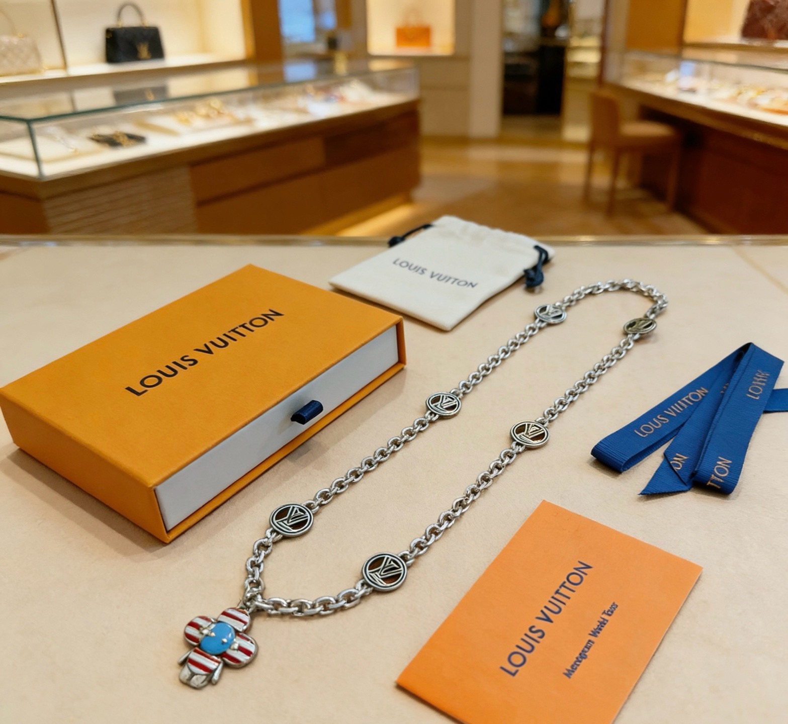 路易威登 LV项链🇷🇼原单货🇷🇼专柜新款开模复古潮流时尚必备 男女均可佩戴 情侣款同款 摇滚朋克泰银风格