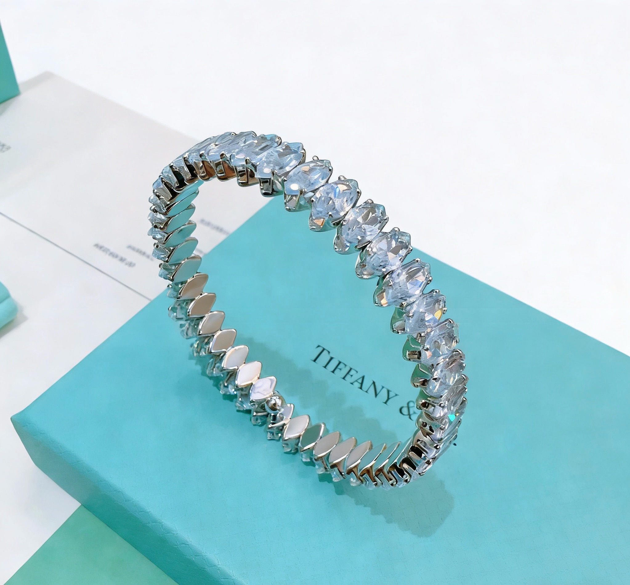 独家订制 ✨Tiff 蒂芙尼手链纪念款  花絮 马眼 手链 💘采用高碳钻 💎 顶级亚金材质镶嵌 铂金镶钻